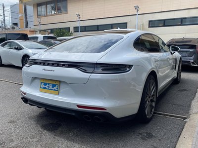 2022 Porsche PANAMERA photo 5