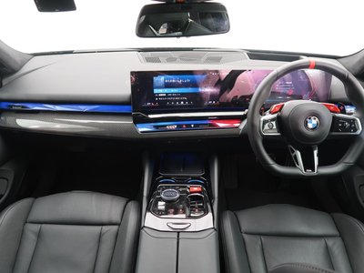 2025 BMW M5 photo 2