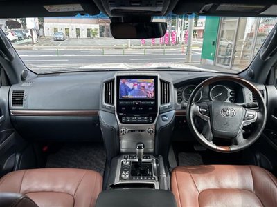 2016 Toyota LAND CRUISER 200 thumbnail 2