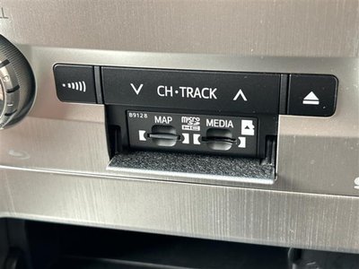 2016 Toyota LAND CRUISER 200 thumbnail 38