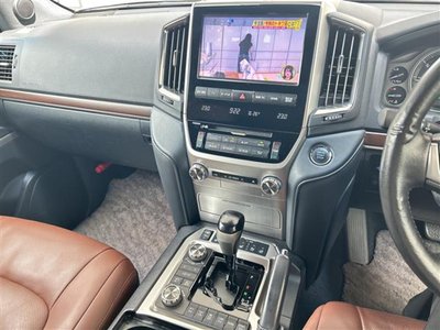 2016 Toyota LAND CRUISER 200 thumbnail 10