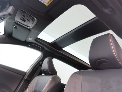 صورة 20 لـ 2025 Toyota CROWN ESTATE