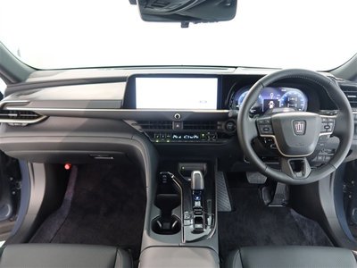 صورة 8 لـ 2025 Toyota CROWN ESTATE