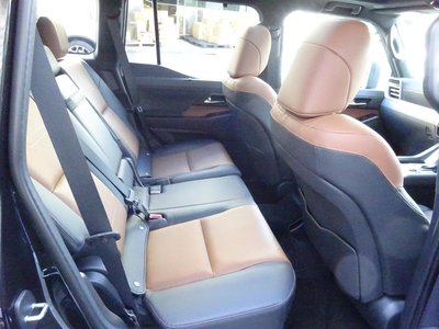 2025 Lexus GX — миниатюра 19