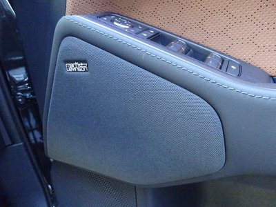 2025 Lexus GX — миниатюра 24