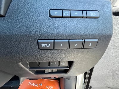 2025 Lexus GX — миниатюра 24