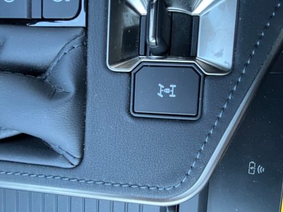 2025 Lexus GX — миниатюра 21