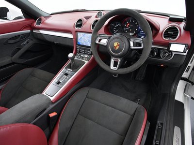 2021 Porsche 718 SPYDER thumbnail 18