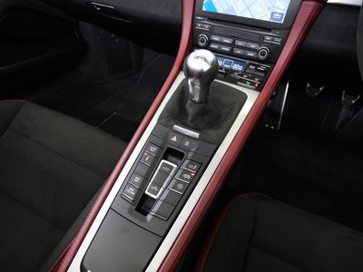 2021 Porsche 718 SPYDER thumbnail 25