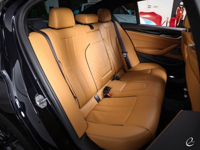 2021 BMW 5 SERIES — фото 12