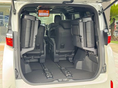 2025 Toyota ALPHARD — фото 35
