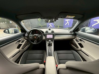 صورة مصغرة 3 لـ 2017 Porsche 718