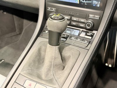 2025 Porsche 718 SPYDER photo 16