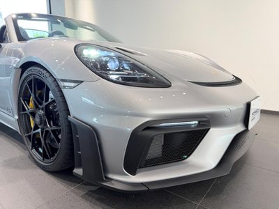 2025 Porsche 718 SPYDER thumbnail 18