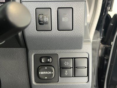 2024 Toyota LAND CRUISER 70 — миниатюра 30