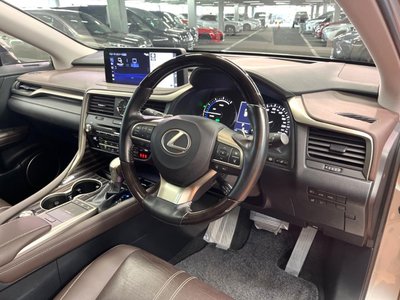صورة مصغرة 21 لـ 2022 Lexus RX