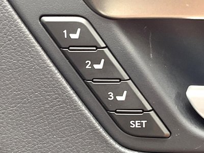 صورة مصغرة 33 لـ 2022 Lexus RX