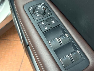صورة مصغرة 34 لـ 2022 Lexus RX