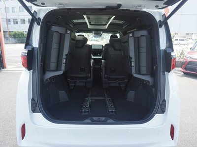 صورة 59 لـ 2026 Toyota ALPHARD