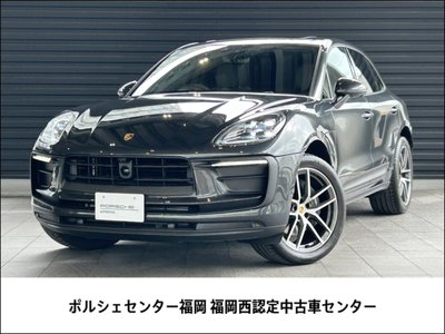 2025 Porsche MACAN photo 1