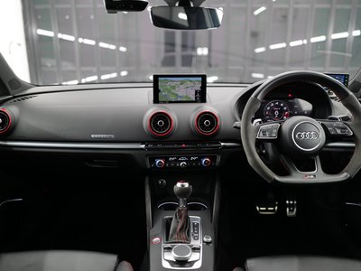 صورة 13 لـ 2018 AUDI RS3 SPORTBACK