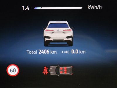 2025 BMW IX thumbnail 42