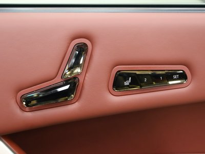 2025 BMW IX thumbnail 33
