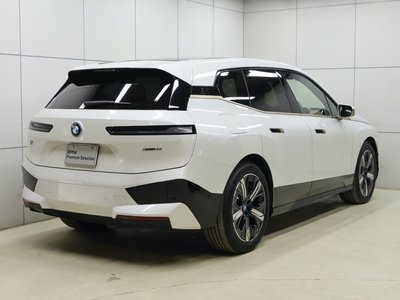 2025 BMW IX thumbnail 24