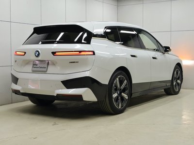 2025 BMW IX photo 2