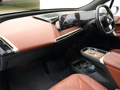 2025 BMW IX thumbnail 30