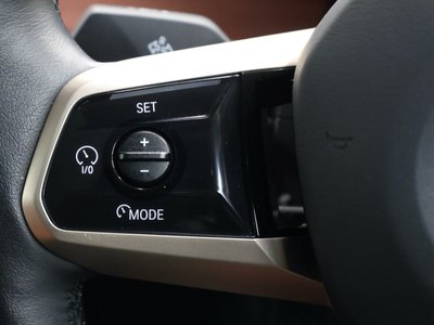 2025 BMW IX thumbnail 43