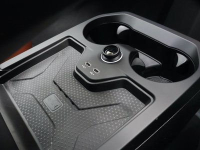 2025 BMW IX thumbnail 20