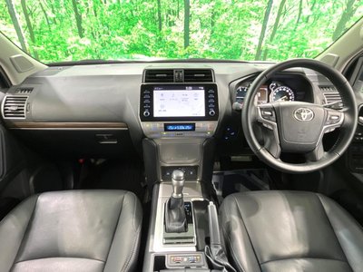2023 Toyota LAND CRUISER PRADO thumbnail 2