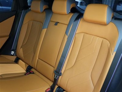 صورة 14 لـ 2025 BMW X3