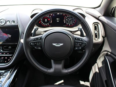 صورة 18 لـ 2024 Aston Martin DBX