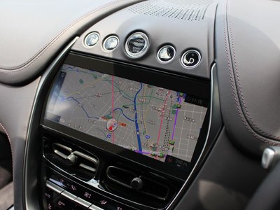 صورة 15 لـ 2024 Aston Martin DBX