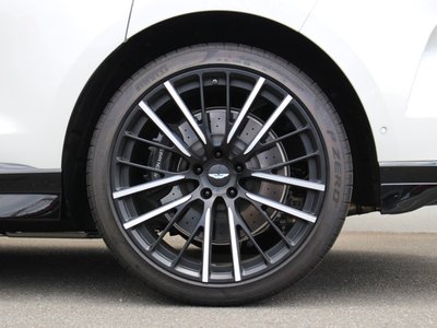 صورة 7 لـ 2024 Aston Martin DBX
