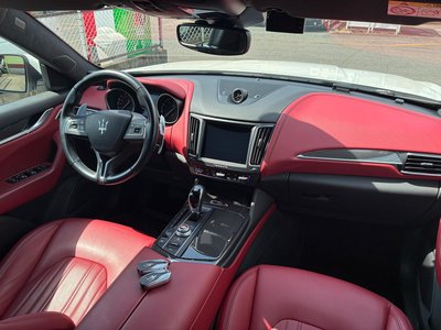 2016 Maserati LEVANTE — фото 13