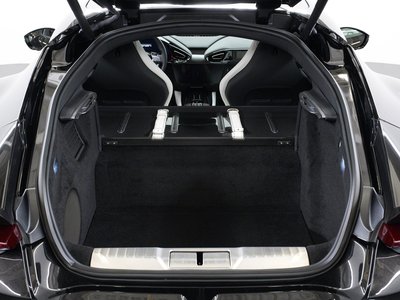 صورة 22 لـ 2025 Ferrari 12 CILINDRI