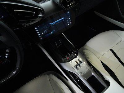 صورة 48 لـ 2025 Ferrari 12 CILINDRI