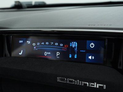 صورة 33 لـ 2025 Ferrari 12 CILINDRI