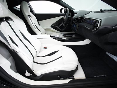 صورة 30 لـ 2025 Ferrari 12 CILINDRI
