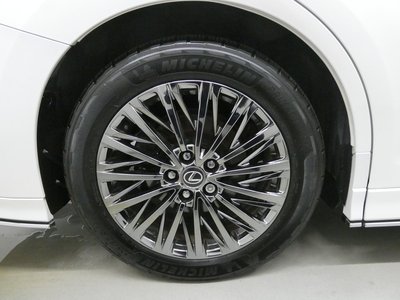 2024 Lexus LM thumbnail 41
