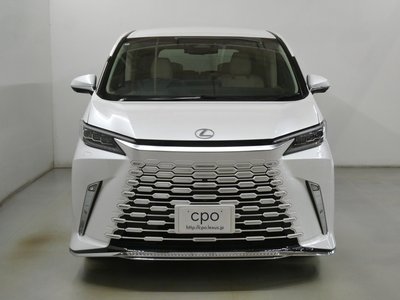 2024 Lexus LM thumbnail 36