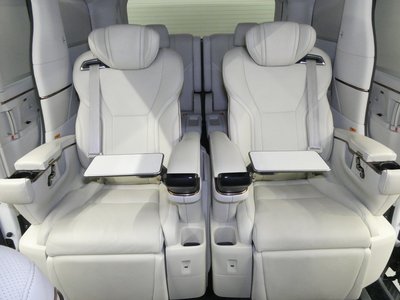 2024 Lexus LM thumbnail 26