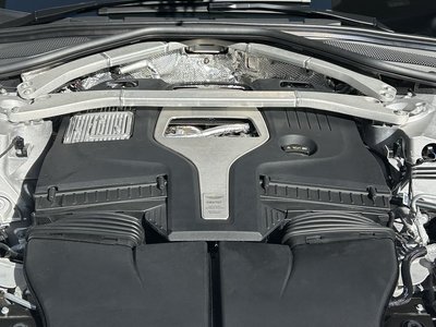 2025 Aston Martin DBX — миниатюра 20