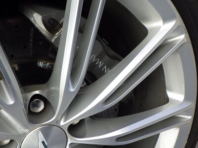 صورة مصغرة 24 لـ 2013 Aston Martin DB9