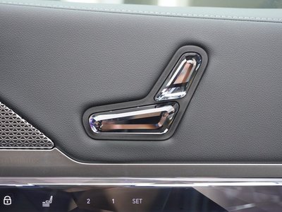 2025 BMW I7 thumbnail 33