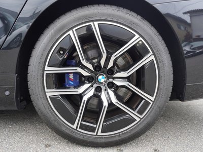 2025 BMW I7 thumbnail 47