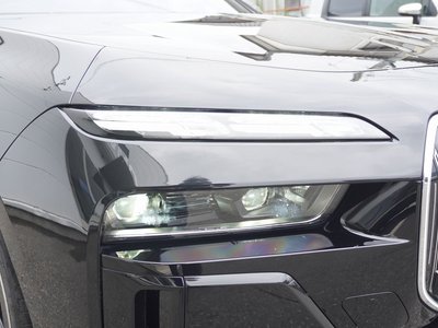 2025 BMW I7 photo 8